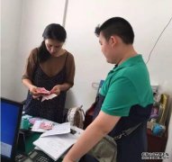 <b>受助7年学生回捐蓝狮注册，12岁男孩卖画投身公</b>