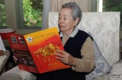 <b>红军小学的孩子蓝狮注册们送别敬爱的“白林奶</b>