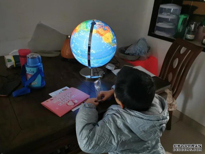 3333个“微心愿”已经全部送到啦蓝狮代理！团团助力申城困难青少年温情圆梦！