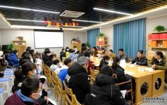 <b>开展“爱心助学蓝狮注册”新春送温暖活动</b>