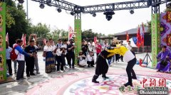 <b>“怀柔国潮文化节”在民族风情中拉开大幕 让每</b>